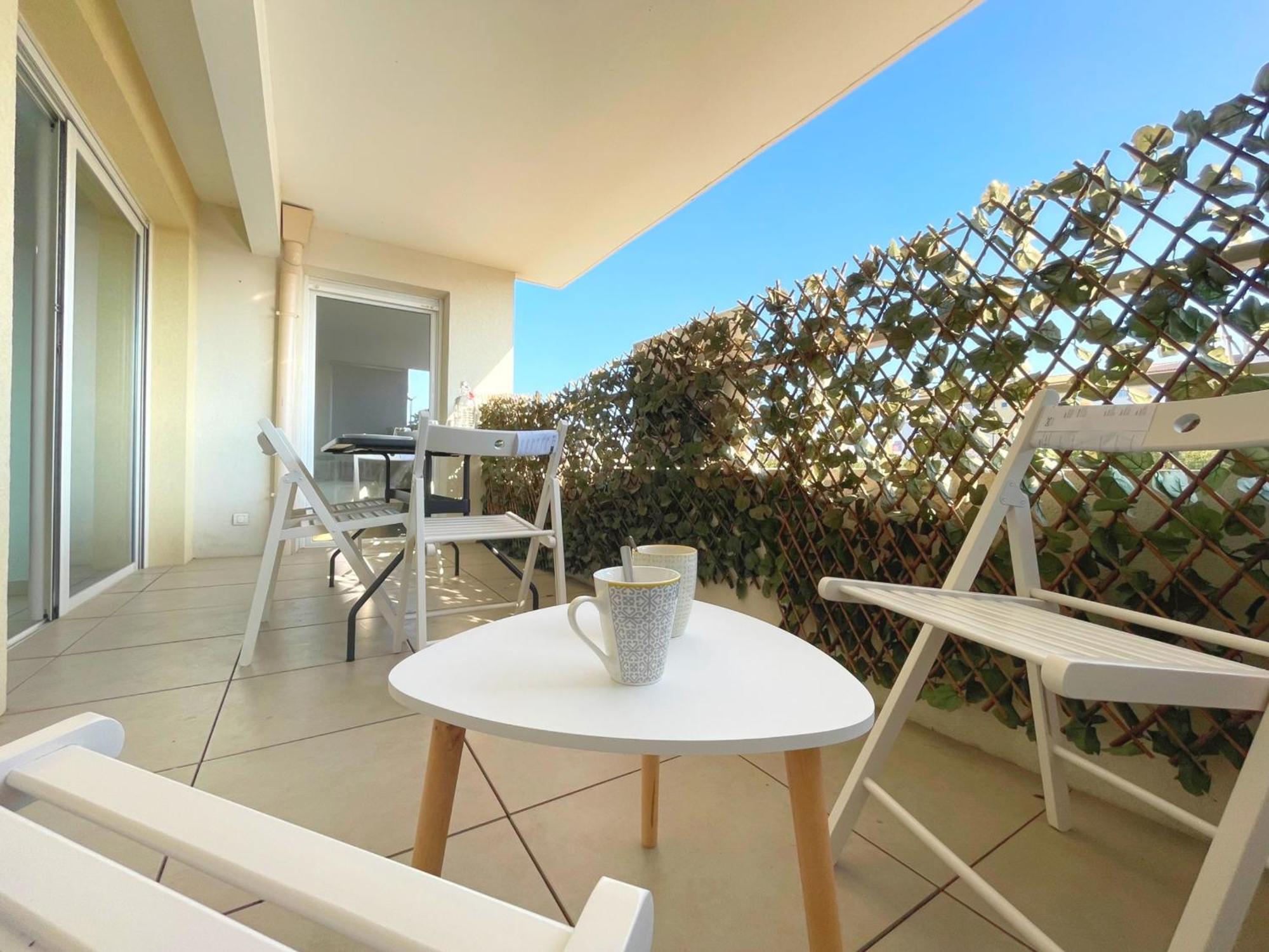 3P Climatise Avec Parking, Piscine, Proche Plage Et Commerces A Sete - Fr-1-338-497 Bagian luar foto